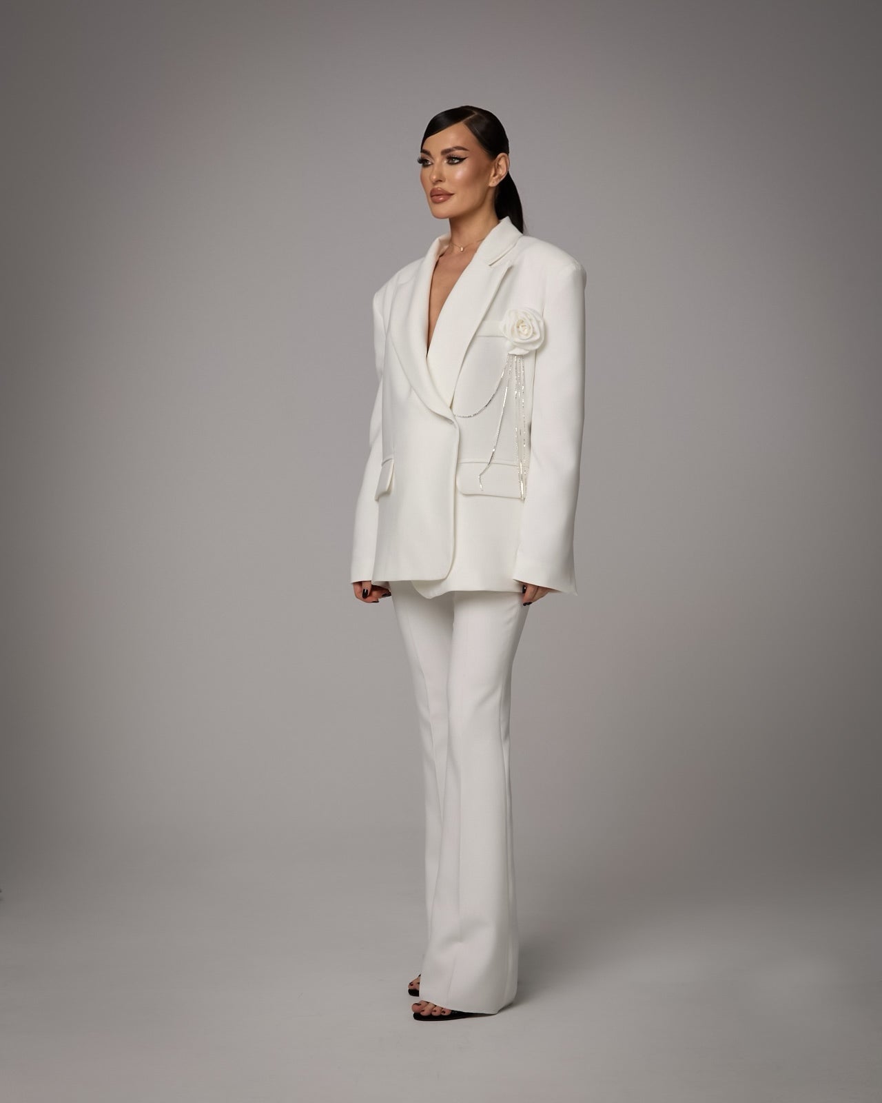 Costum cu Sacou Oversized si Pantaloni Evazati, Ethereal White