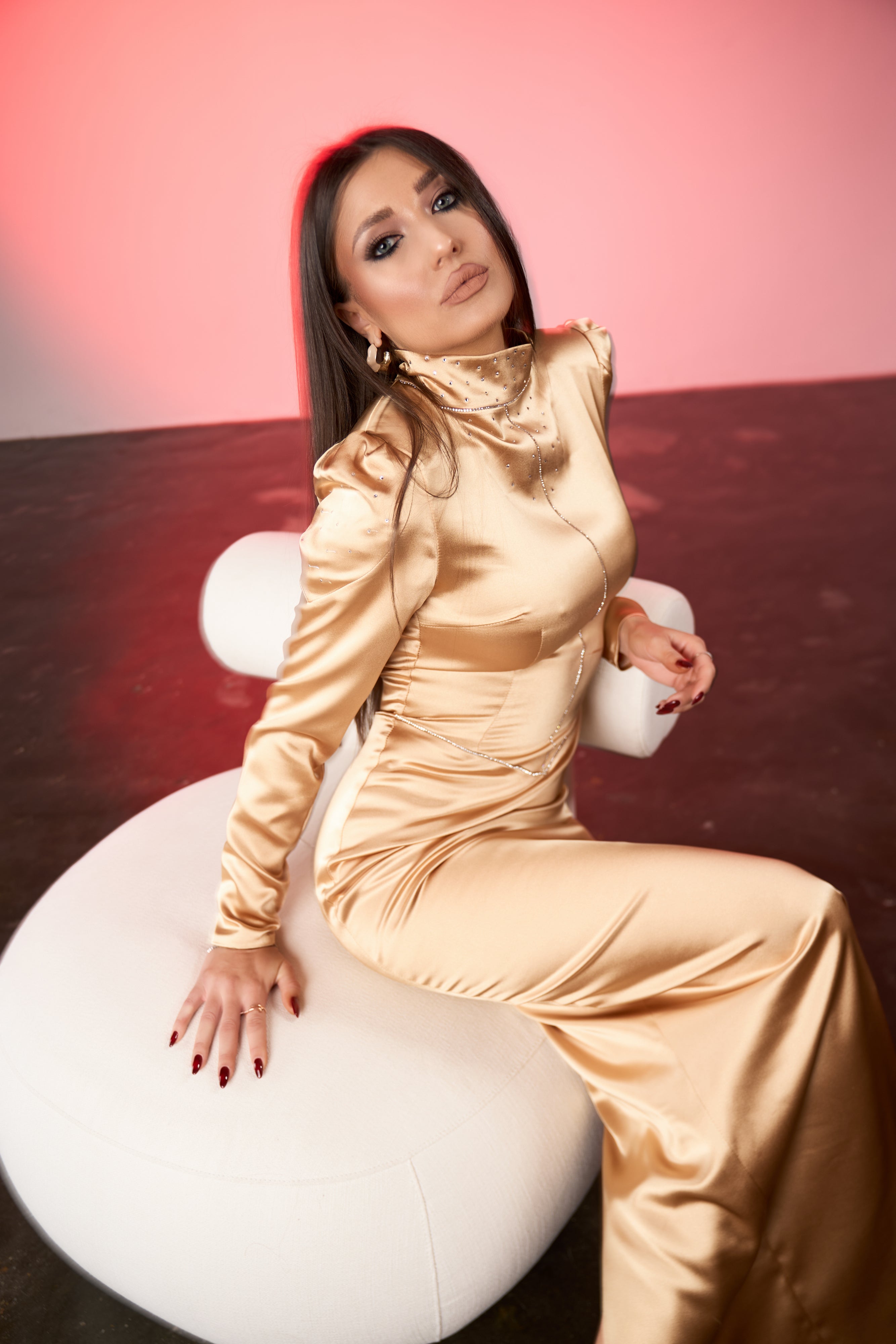 Rochie Maxi din Satin cu Guler Inalt, Golden Muse