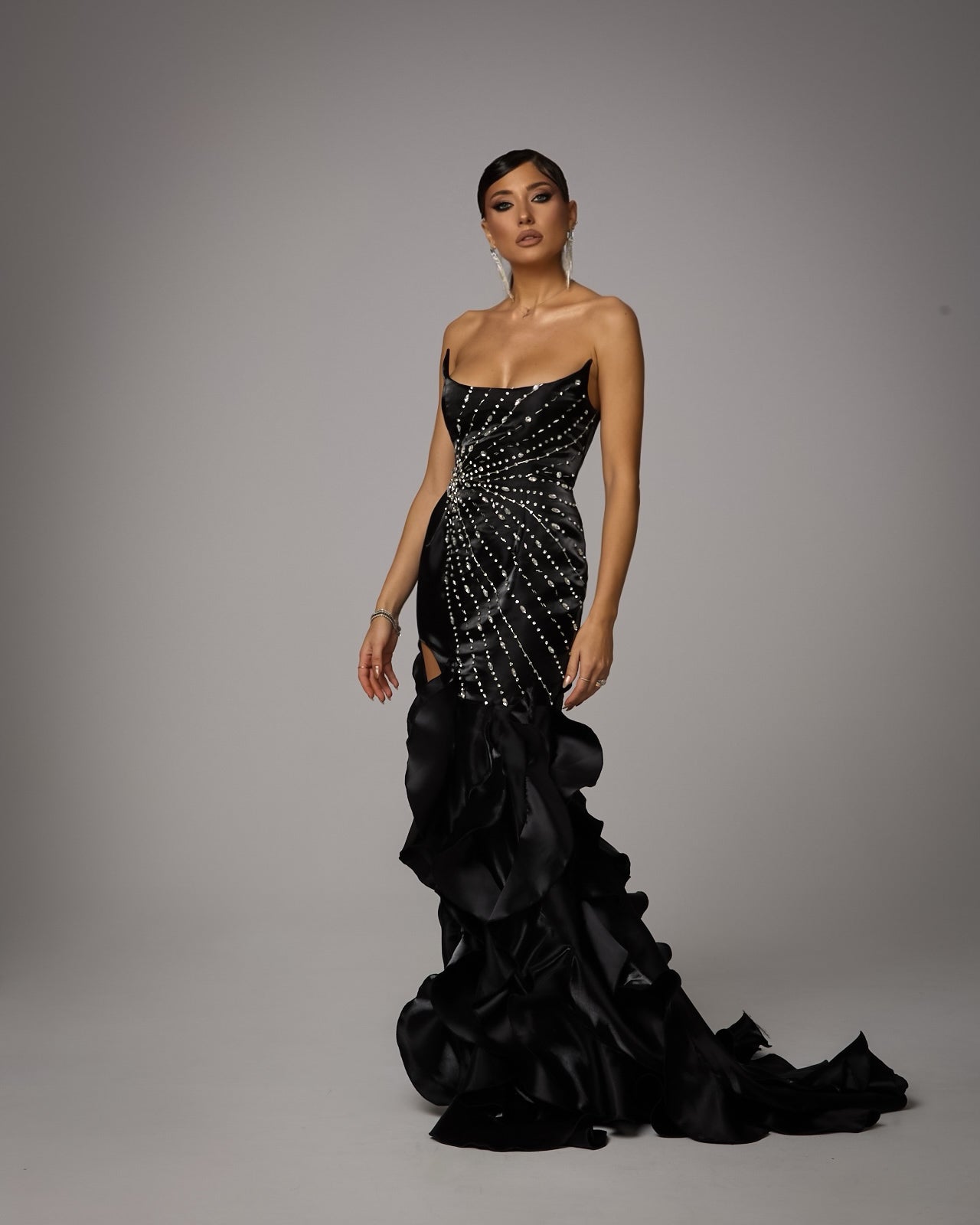 Rochie Maxi cu Aplicatii Stralucitoare si Trena, Celestial Noir Symphony