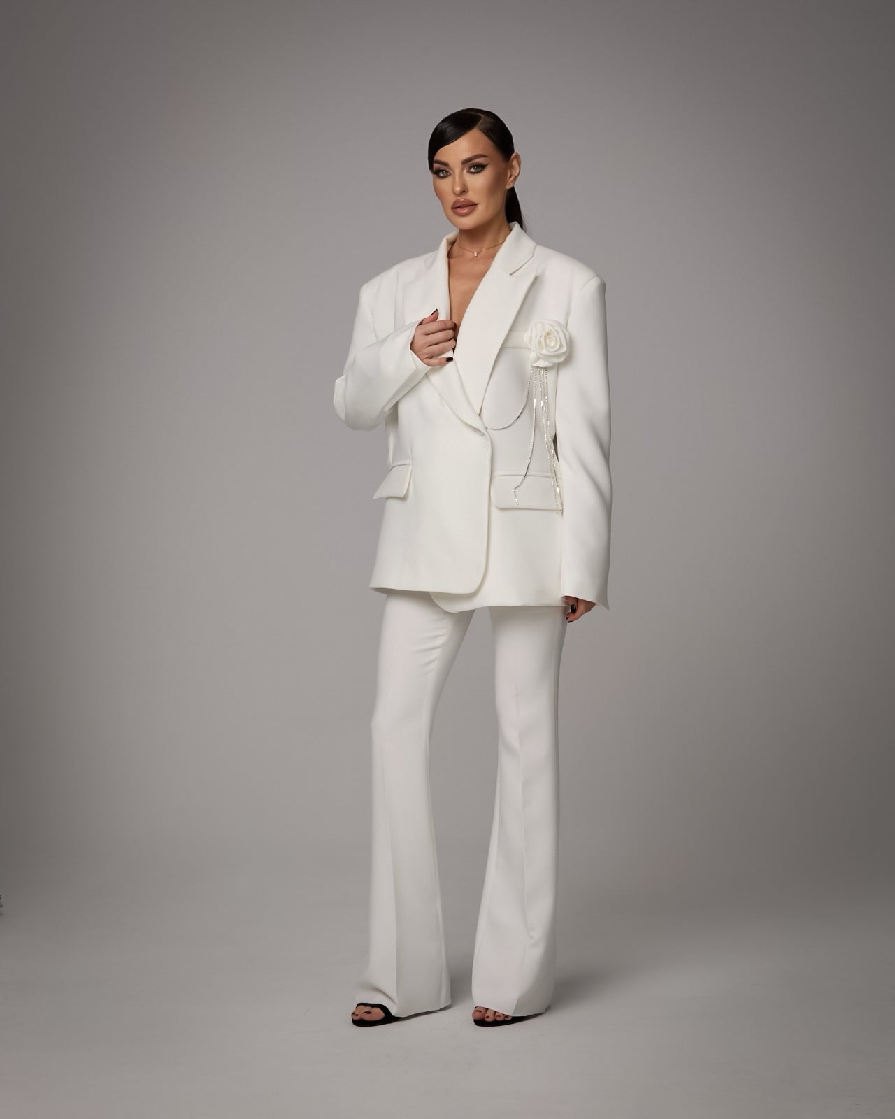 Costum cu Sacou Oversized si Pantaloni Evazati, Ethereal White