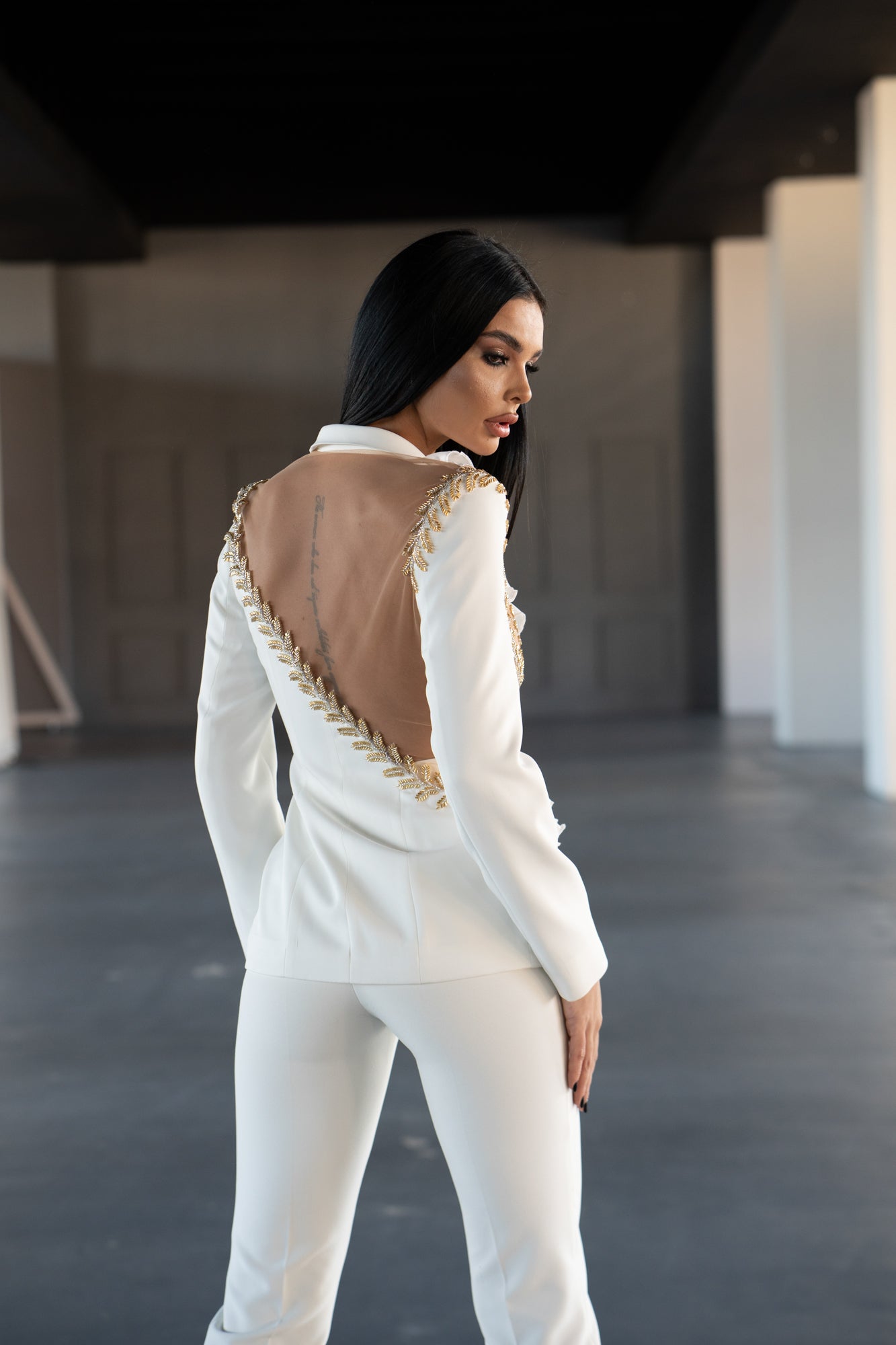 Costum cu Sacou Brodat si Pantaloni Conici, Gold Leaves