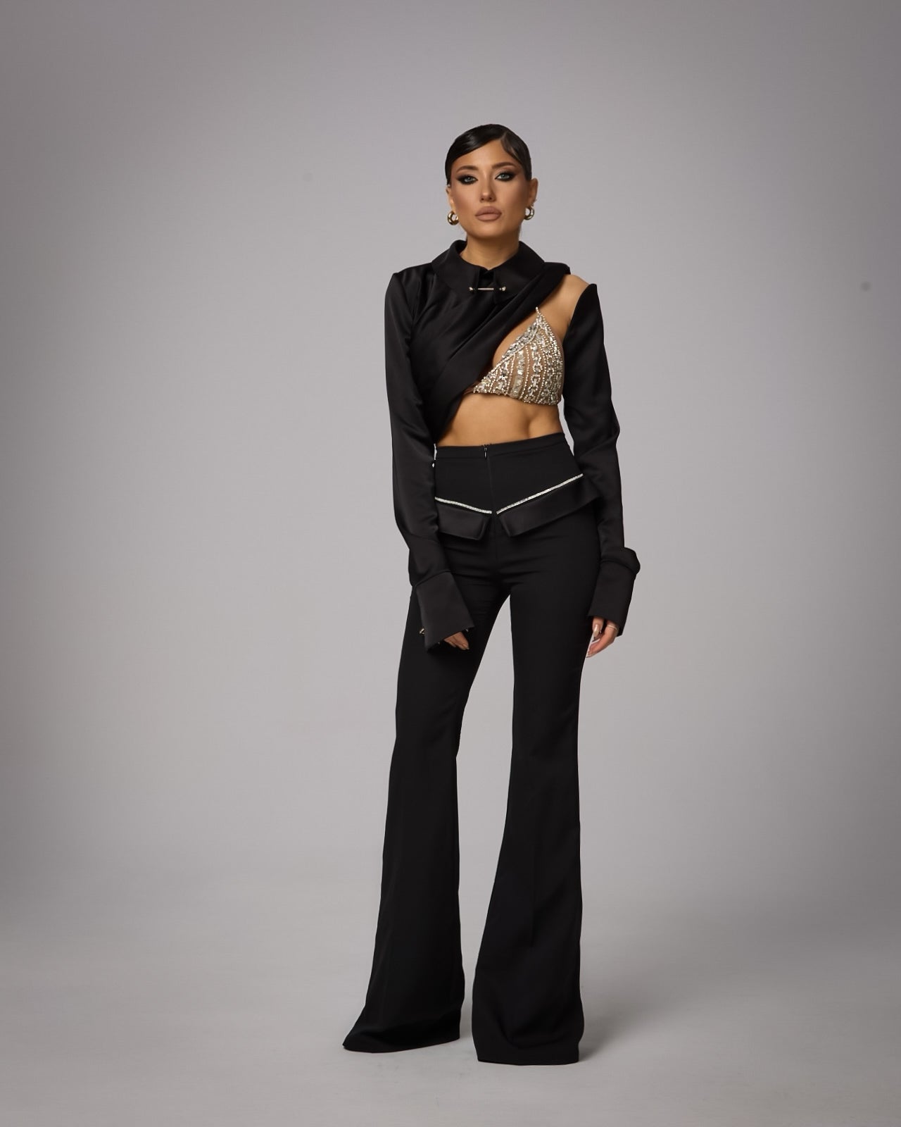Compleu Pantaloni Evazati cu Top Asimetric, Luxe Allure