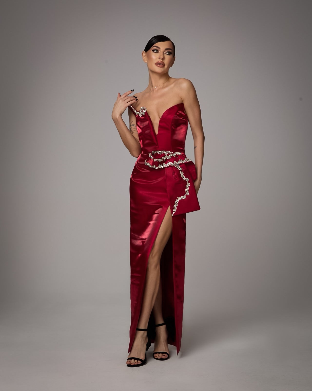 Rochie Maxi Asimetrica si Aplicatii Cristale, Scarlet Grace