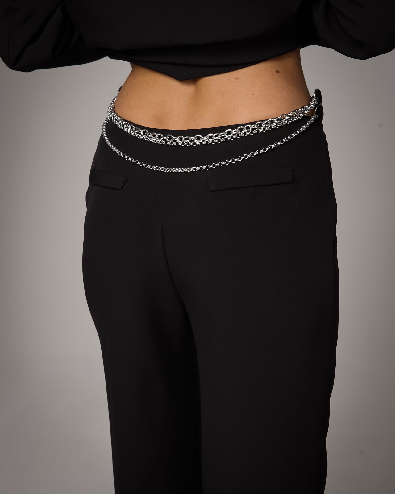 Pantaloni Talie Joasa si Lanturi Decorative