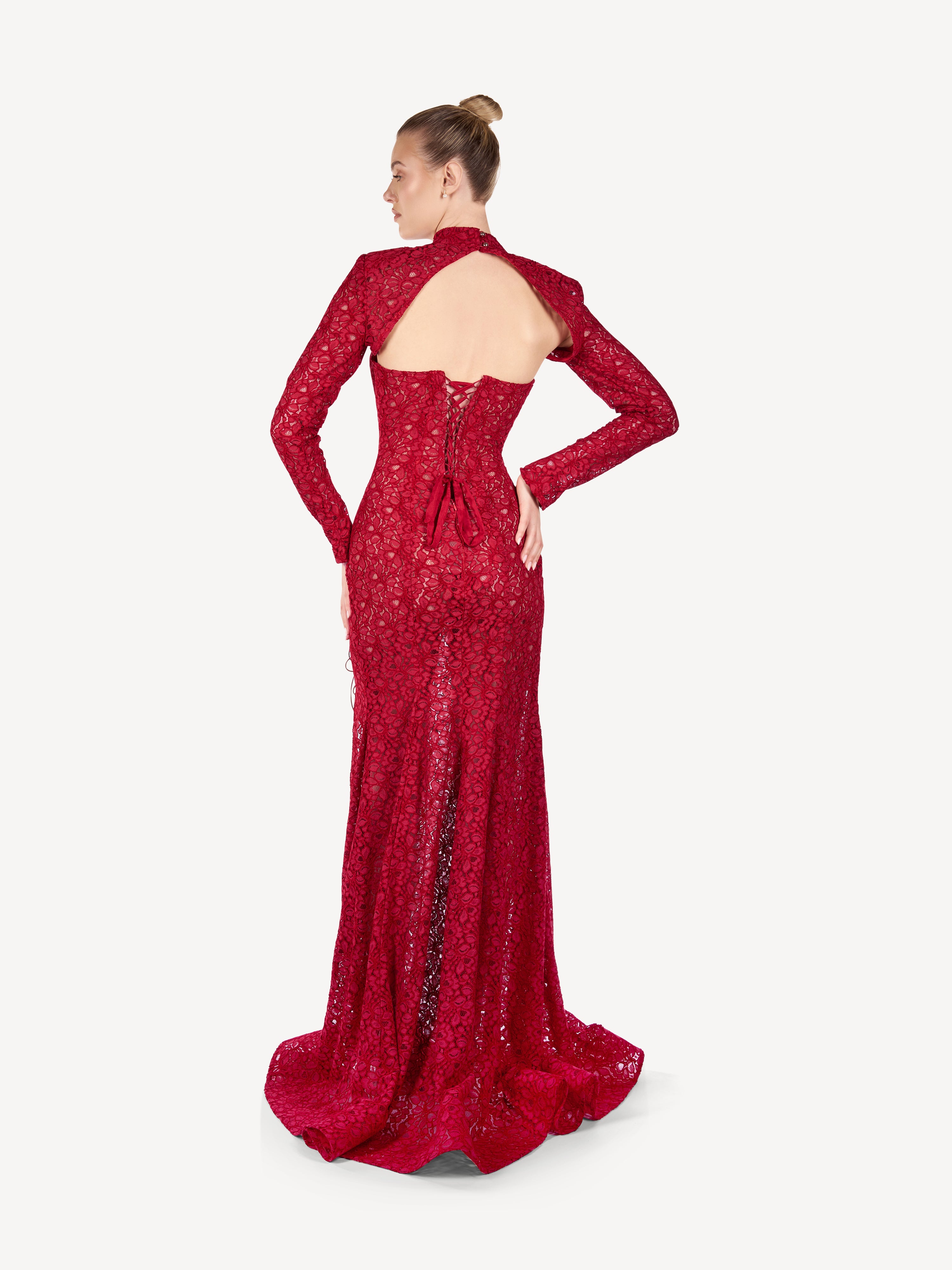 Rochie Maxi din Dantela cu Guler Inalt si Slit Frontal, Scarlett Rouge