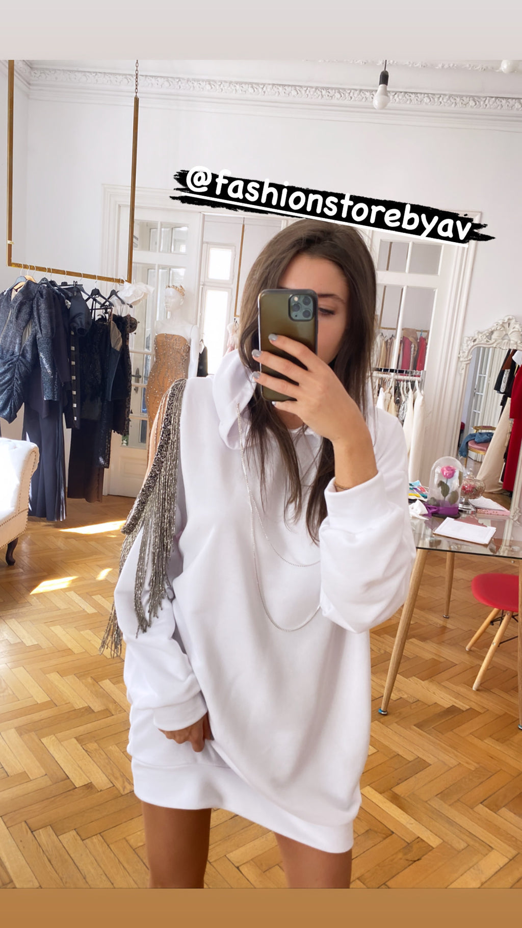 Hoodie alb cu franjuri