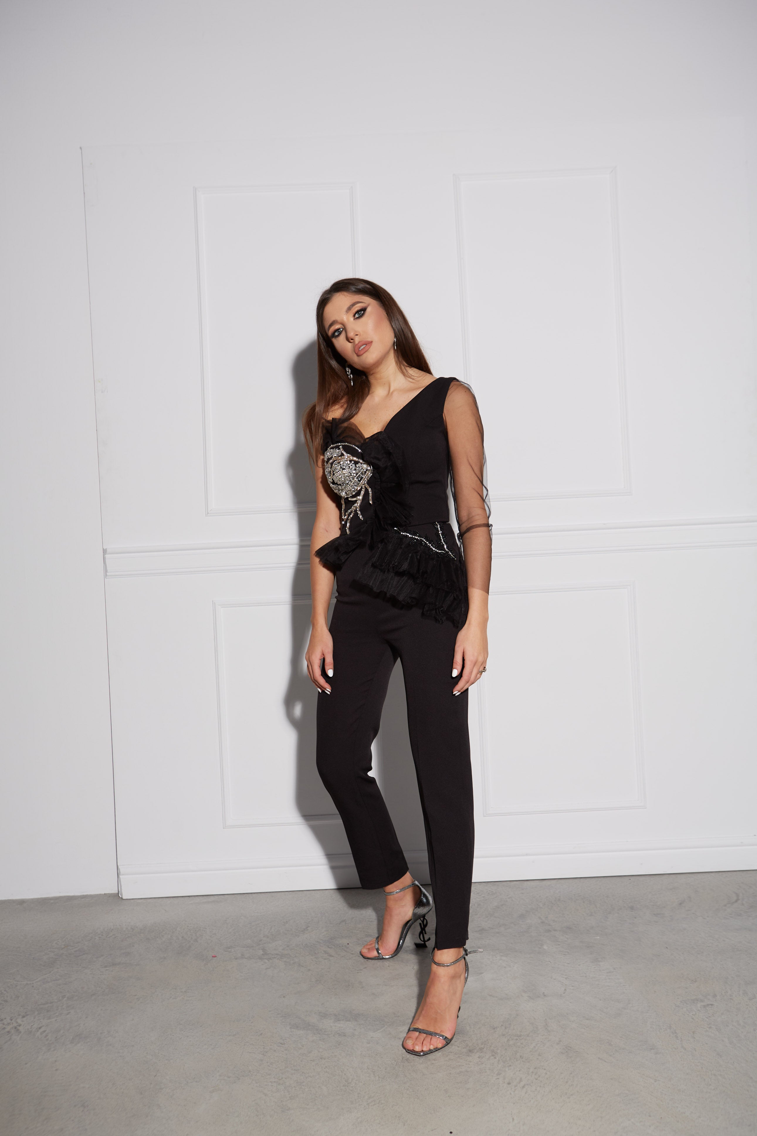 Compleu cu Top Asimetric din Tulle si Pantaloni Conici, Fantasy