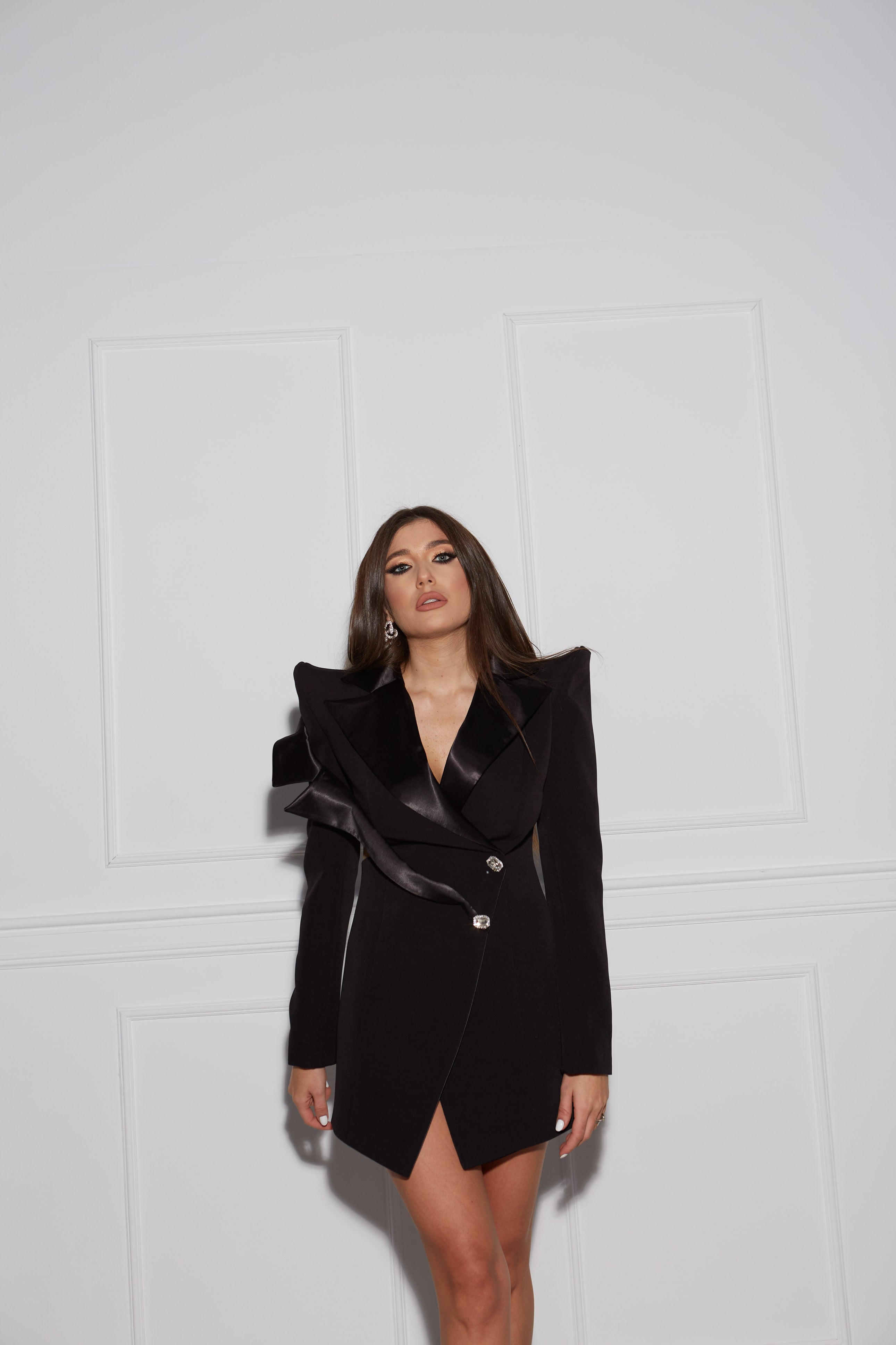 Rochie Sacou cu Umeri Structurati si Volan Satinat, Shelby